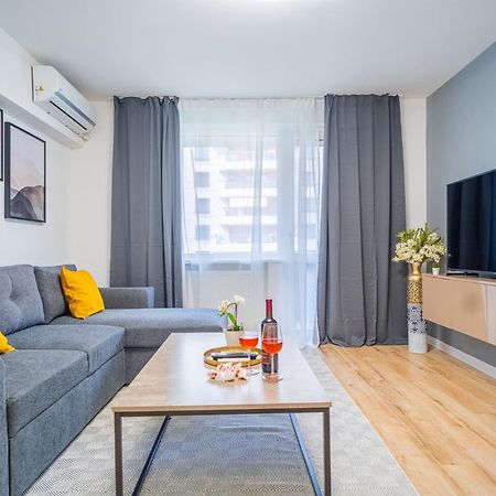 Spacious Newly Renovated 2Br Apartments With Balcony Bucharest Luaran gambar