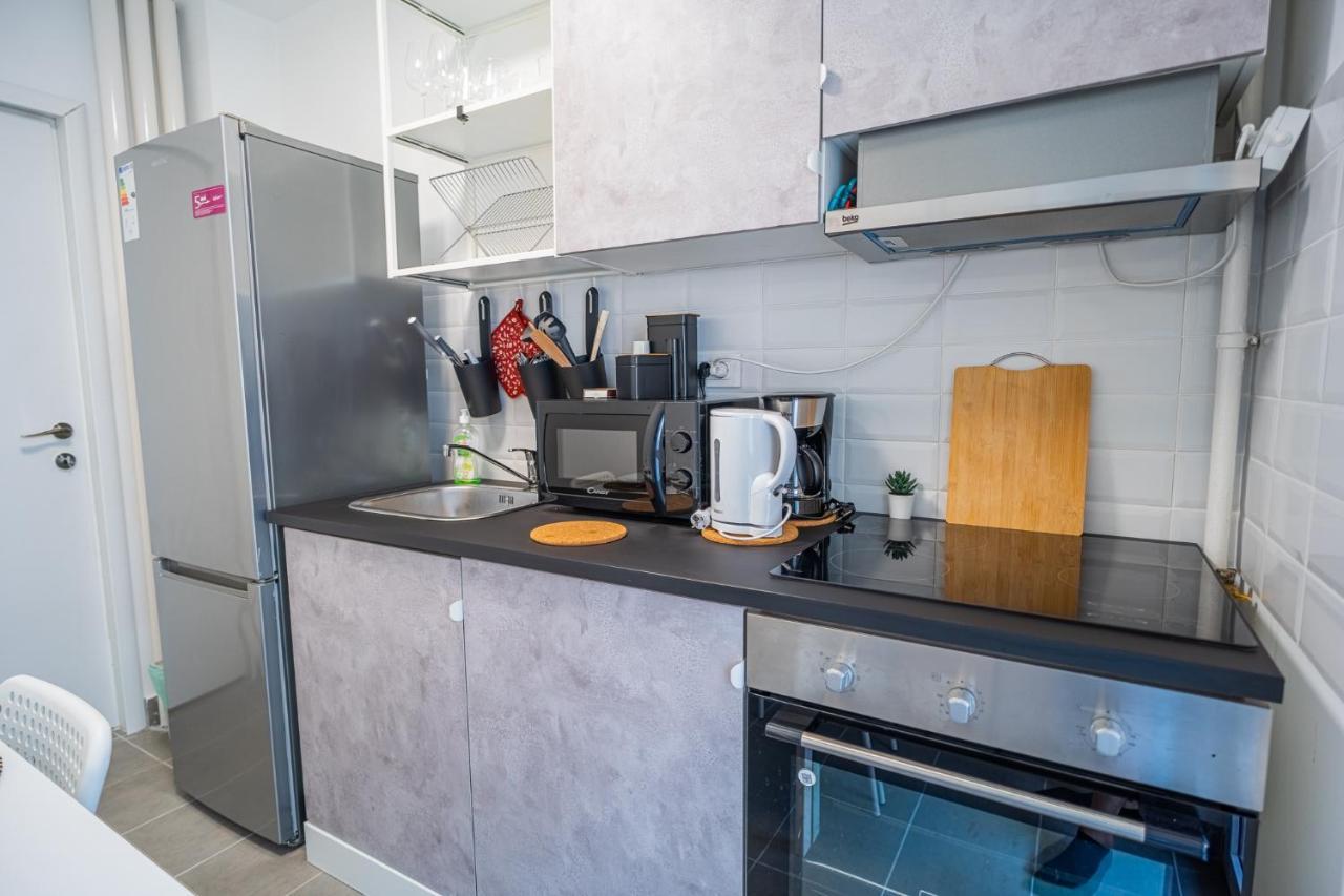 Spacious Newly Renovated 2Br Apartments With Balcony Bucharest Luaran gambar