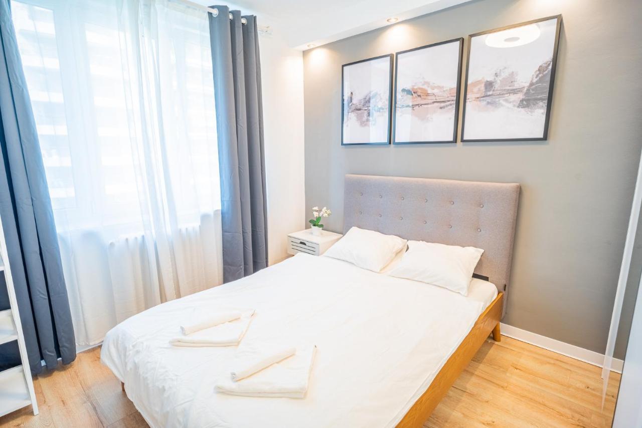 Spacious Newly Renovated 2Br Apartments With Balcony Bucharest Luaran gambar