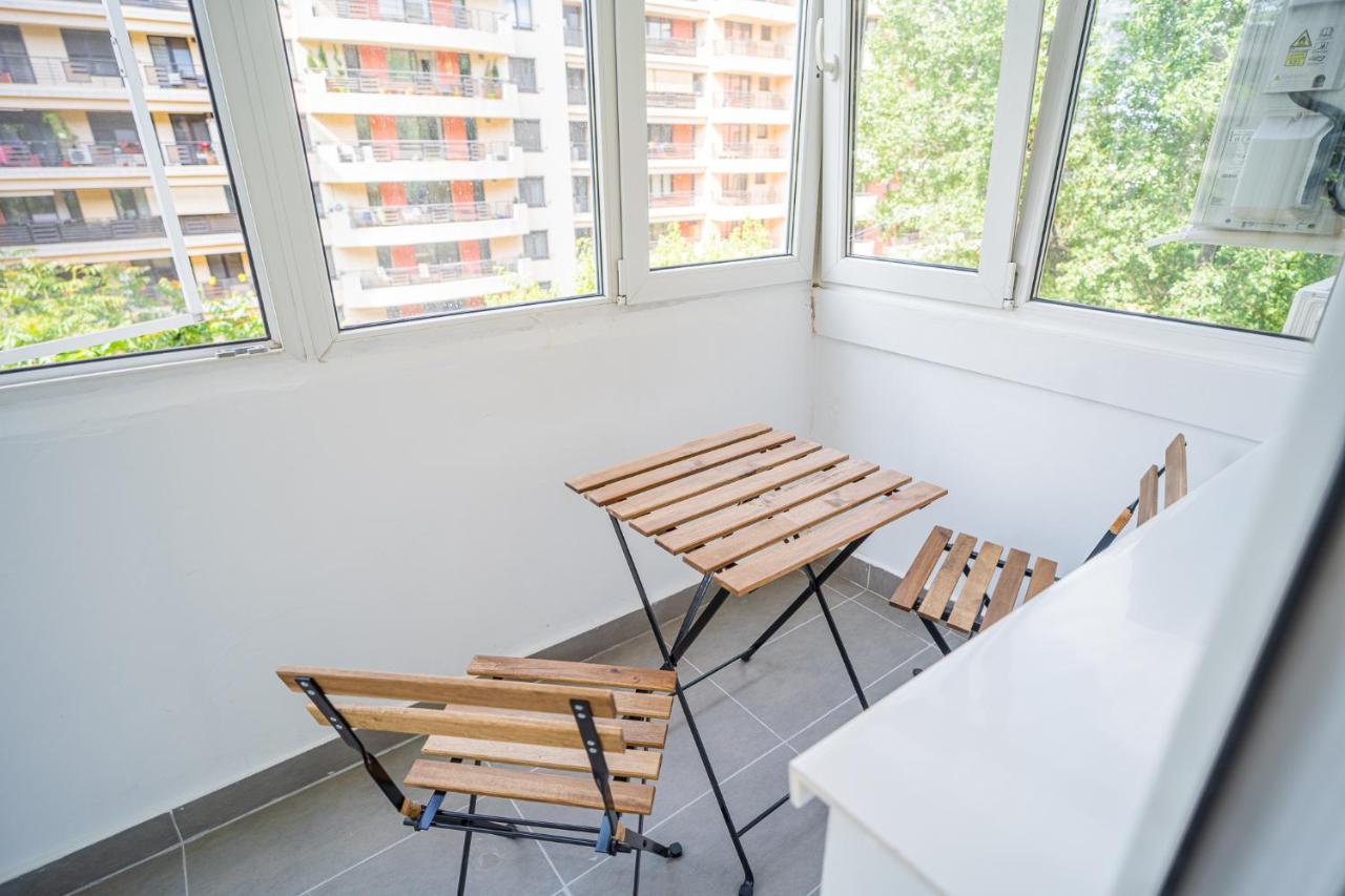 Spacious Newly Renovated 2Br Apartments With Balcony Bucharest Luaran gambar