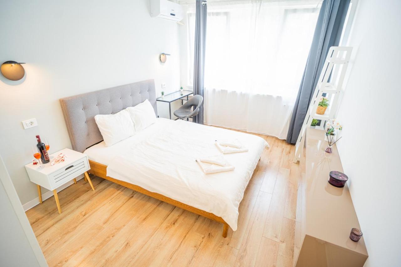 Spacious Newly Renovated 2Br Apartments With Balcony Bucharest Luaran gambar