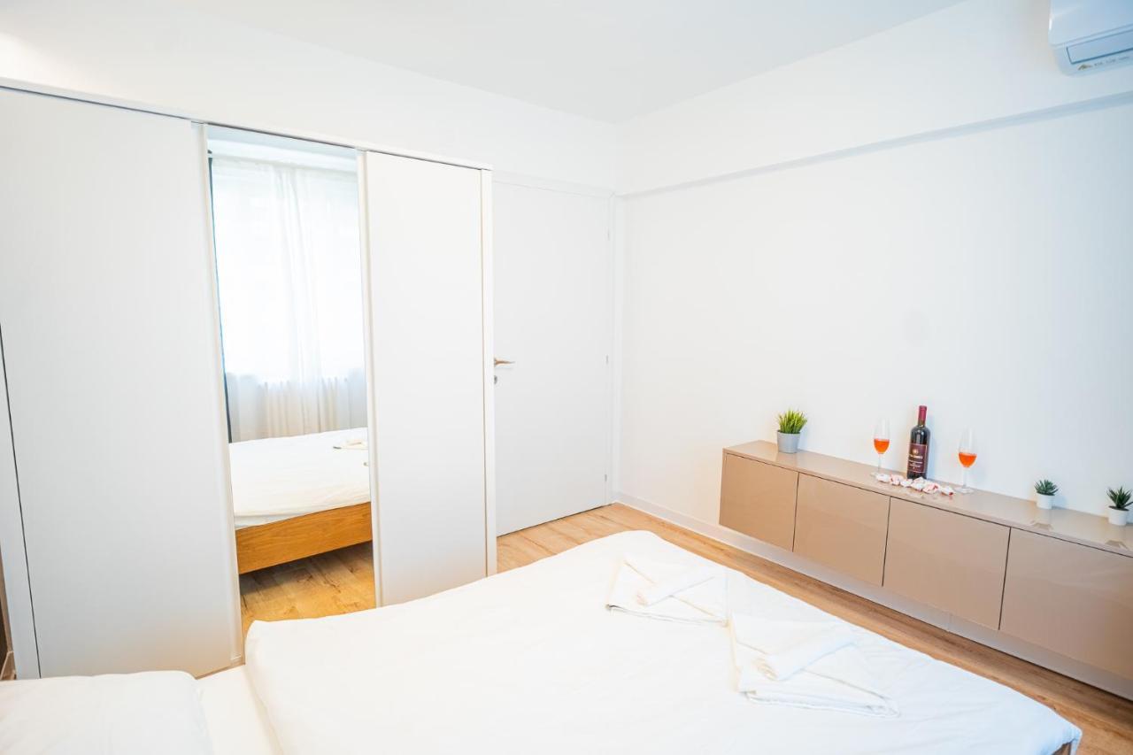Spacious Newly Renovated 2Br Apartments With Balcony Bucharest Luaran gambar