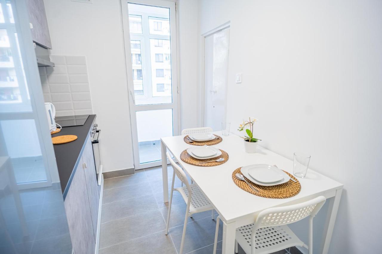 Spacious Newly Renovated 2Br Apartments With Balcony Bucharest Luaran gambar