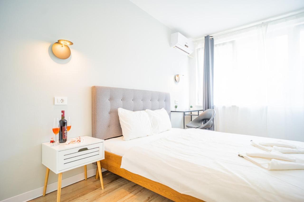 Spacious Newly Renovated 2Br Apartments With Balcony Bucharest Luaran gambar