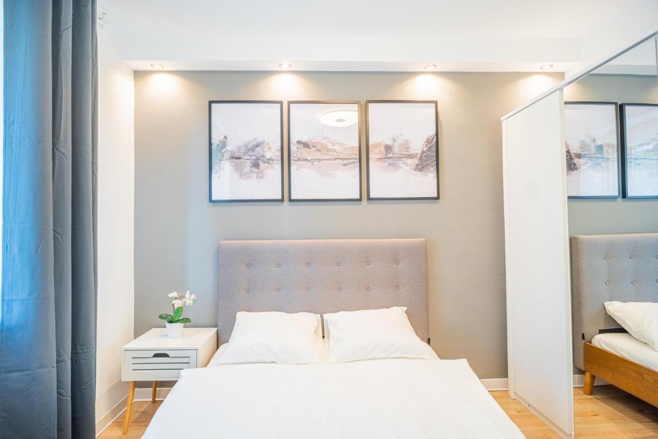 Spacious Newly Renovated 2Br Apartments With Balcony Bucharest Luaran gambar