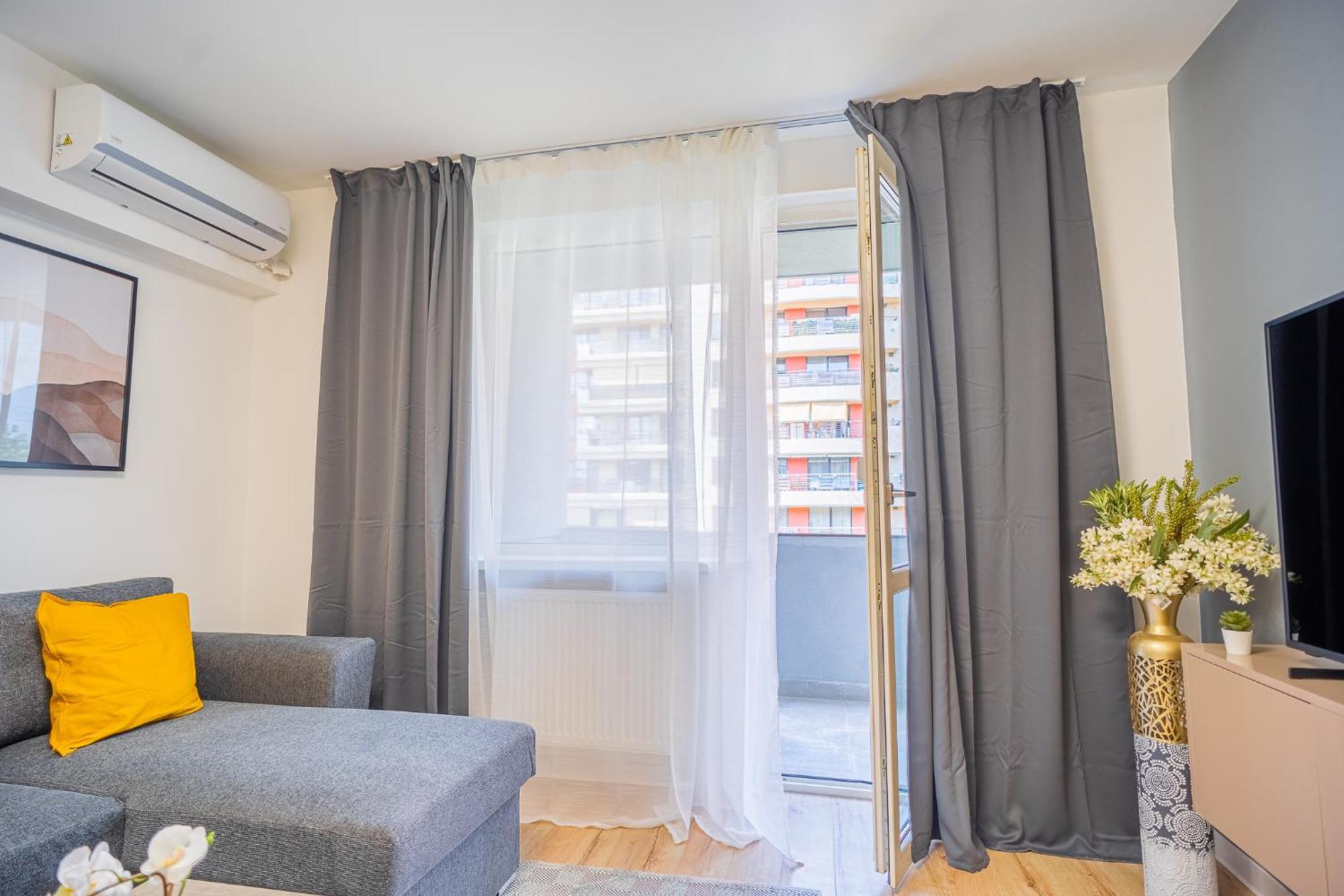 Spacious Newly Renovated 2Br Apartments With Balcony Bucharest Luaran gambar