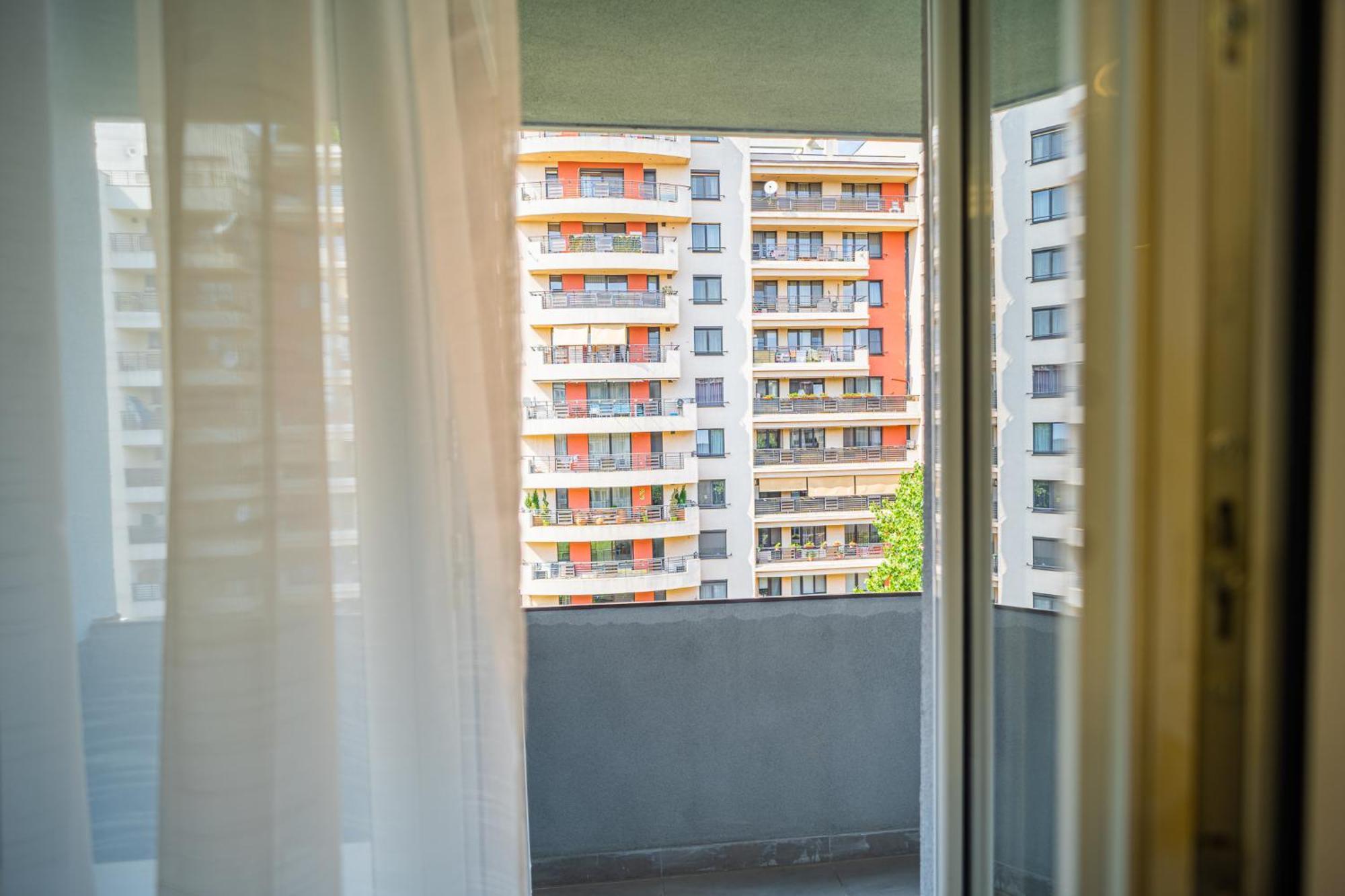Spacious Newly Renovated 2Br Apartments With Balcony Bucharest Luaran gambar