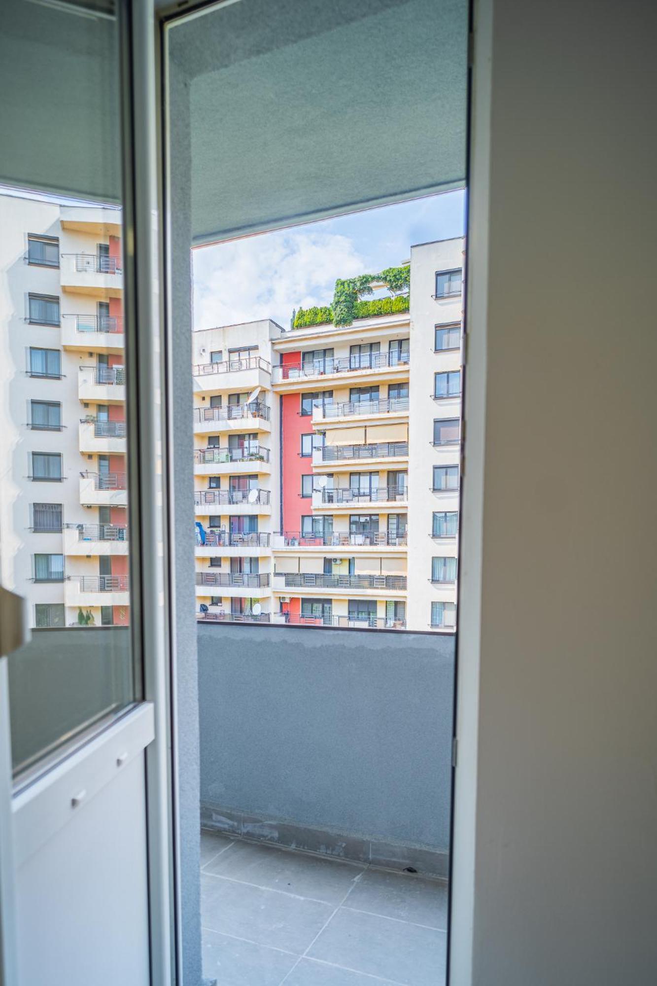 Spacious Newly Renovated 2Br Apartments With Balcony Bucharest Luaran gambar